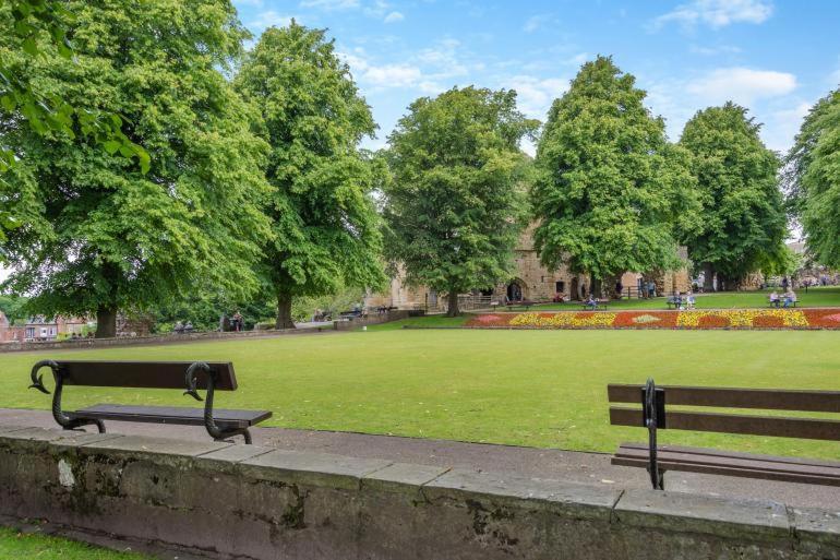 Castle Yard Knaresborough